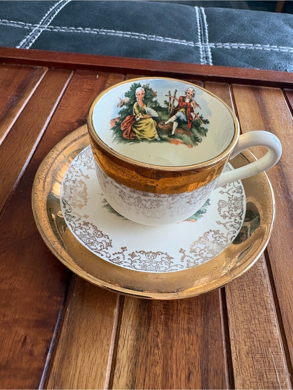 Vtg Sabin Crest O Gold Colonial Courting Couple 22k Low Cup Saucer w Gold Stand
